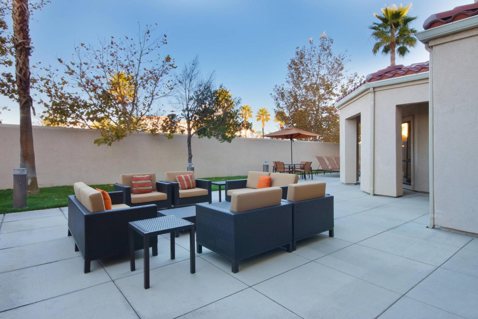 Courtyard By Marriott Palmdale Hotel Kültér fotó